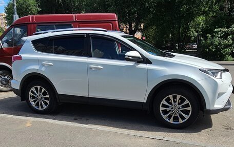 Toyota RAV4, 2019 год, 2 700 000 рублей, 2 фотография