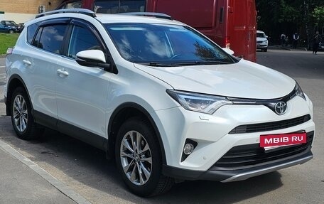 Toyota RAV4, 2019 год, 2 700 000 рублей, 4 фотография