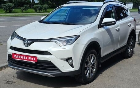 Toyota RAV4, 2019 год, 2 700 000 рублей, 5 фотография