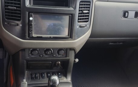 Mitsubishi Pajero III рестайлинг, 2001 год, 950 000 рублей, 8 фотография