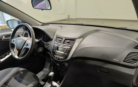 Hyundai Solaris II рестайлинг, 2015 год, 830 000 рублей, 13 фотография