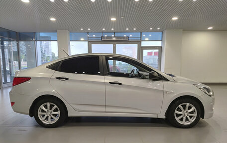 Hyundai Solaris II рестайлинг, 2015 год, 830 000 рублей, 5 фотография