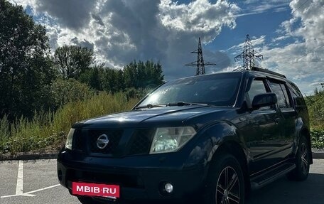 Nissan Pathfinder, 2005 год, 1 275 000 рублей, 2 фотография