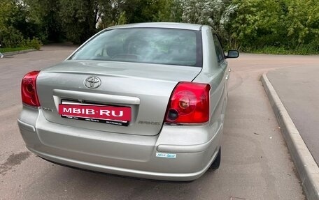 Toyota Avensis III рестайлинг, 2005 год, 590 000 рублей, 10 фотография