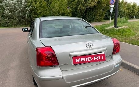 Toyota Avensis III рестайлинг, 2005 год, 590 000 рублей, 8 фотография
