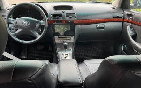 Toyota Avensis III рестайлинг, 2005 год, 590 000 рублей, 19 фотография