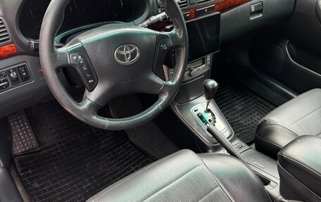 Toyota Avensis III рестайлинг, 2005 год, 590 000 рублей, 18 фотография