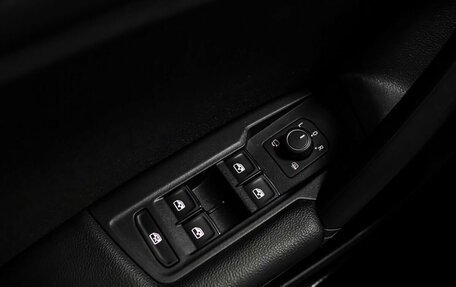 Volkswagen Tiguan II, 2021 год, 3 129 000 рублей, 18 фотография