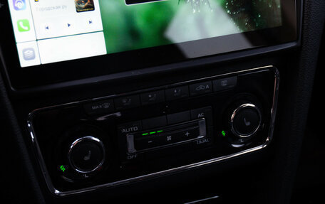 Skoda Superb III рестайлинг, 2012 год, 1 400 000 рублей, 17 фотография