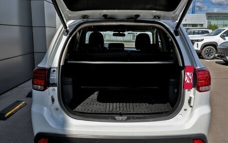 Mitsubishi Outlander III рестайлинг 3, 2020 год, 2 249 000 рублей, 9 фотография