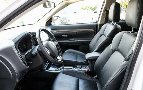 Mitsubishi Outlander III рестайлинг 3, 2020 год, 2 249 000 рублей, 15 фотография