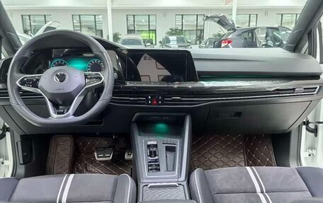 Volkswagen Golf VIII, 2023 год, 2 100 000 рублей, 8 фотография