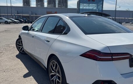 BMW 5 серия, 2024 год, 7 050 000 рублей, 3 фотография