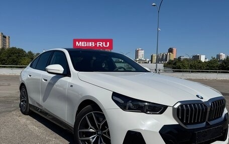 BMW 5 серия, 2024 год, 7 050 000 рублей, 2 фотография