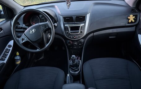 Hyundai Solaris II рестайлинг, 2015 год, 830 000 рублей, 6 фотография