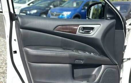 Nissan Pathfinder, 2016 год, 1 639 000 рублей, 10 фотография