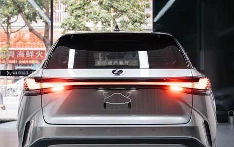 Lexus RX IV рестайлинг, 2025 год, 6 055 000 рублей, 4 фотография