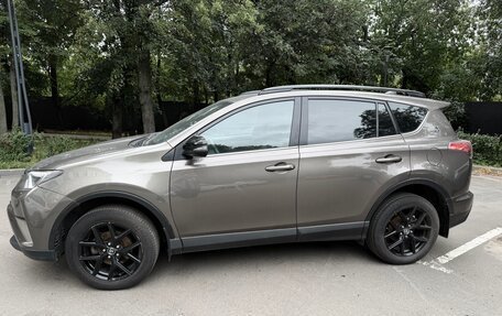 Toyota RAV4, 2019 год, 2 400 000 рублей, 3 фотография