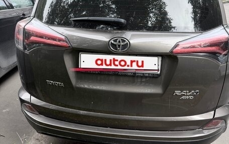 Toyota RAV4, 2019 год, 2 400 000 рублей, 2 фотография