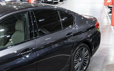 BMW 5 серия, 2019 год, 3 549 700 рублей, 4 фотография