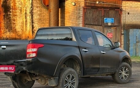 Mitsubishi L200 IV рестайлинг, 2015 год, 1 350 000 рублей, 2 фотография