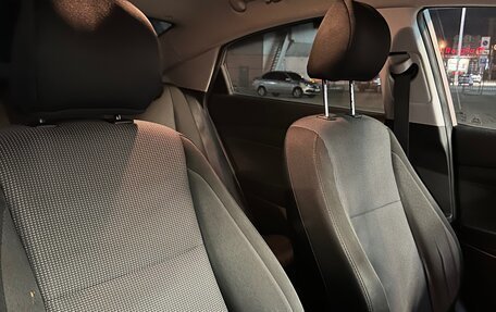 Hyundai Solaris II рестайлинг, 2018 год, 900 000 рублей, 6 фотография