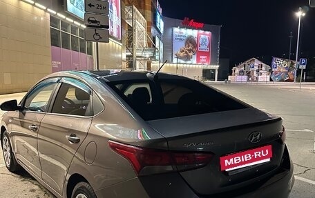 Hyundai Solaris II рестайлинг, 2018 год, 900 000 рублей, 4 фотография