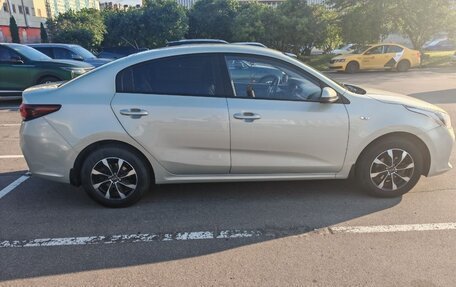 KIA Rio IV, 2018 год, 1 350 000 рублей, 3 фотография
