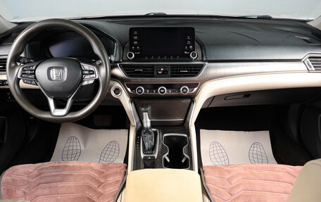 Honda Accord IX рестайлинг, 2019 год, 1 899 000 рублей, 13 фотография
