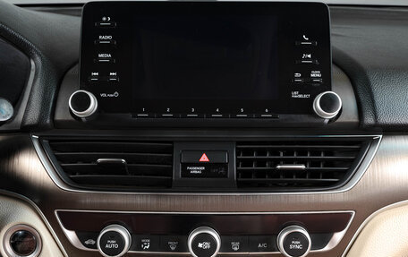Honda Accord IX рестайлинг, 2019 год, 1 899 000 рублей, 17 фотография