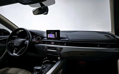Audi A4, 2016 год, 2 200 000 рублей, 9 фотография