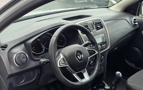 Renault Logan II, 2020 год, 700 000 рублей, 12 фотография
