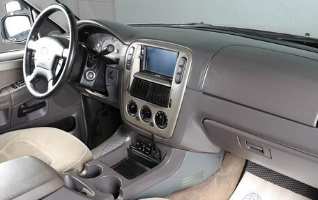 Ford Explorer III, 2004 год, 1 049 000 рублей, 11 фотография