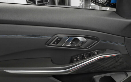 BMW 3 серия, 2019 год, 3 350 000 рублей, 14 фотография