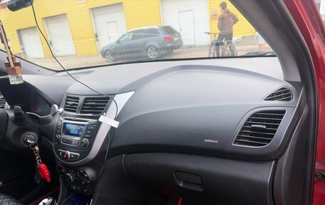 Hyundai Solaris II рестайлинг, 2015 год, 545 000 рублей, 12 фотография