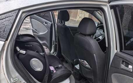 Hyundai Solaris II рестайлинг, 2012 год, 630 000 рублей, 10 фотография