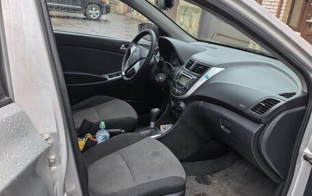 Hyundai Solaris II рестайлинг, 2012 год, 630 000 рублей, 7 фотография