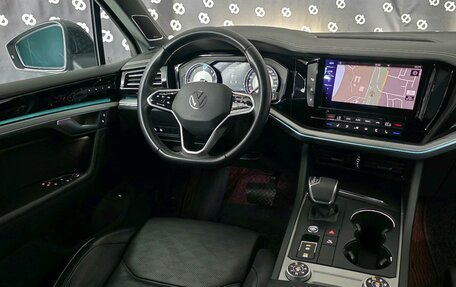 Volkswagen Touareg III, 2021 год, 5 670 000 рублей, 25 фотография