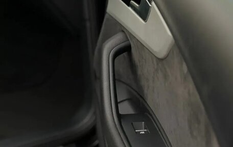 Audi A4, 2019 год, 3 299 999 рублей, 16 фотография