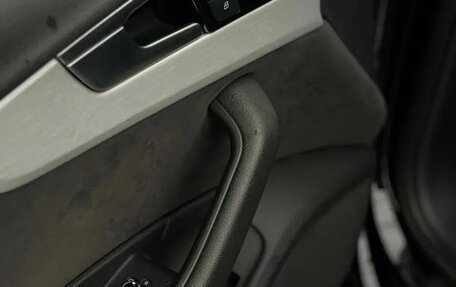 Audi A4, 2019 год, 3 299 999 рублей, 15 фотография
