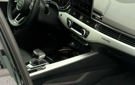 Audi A4, 2019 год, 3 299 999 рублей, 17 фотография