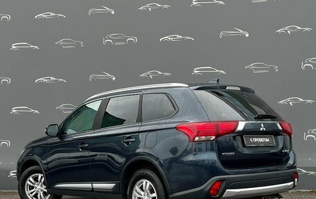 Mitsubishi Outlander III рестайлинг 3, 2017 год, 1 820 700 рублей, 4 фотография