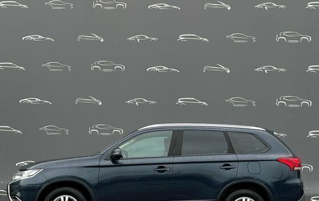 Mitsubishi Outlander III рестайлинг 3, 2017 год, 1 820 700 рублей, 11 фотография