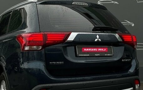 Mitsubishi Outlander III рестайлинг 3, 2017 год, 1 820 700 рублей, 26 фотография