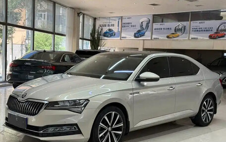 Skoda Superb III рестайлинг, 2022 год, 2 740 000 рублей, 1 фотография