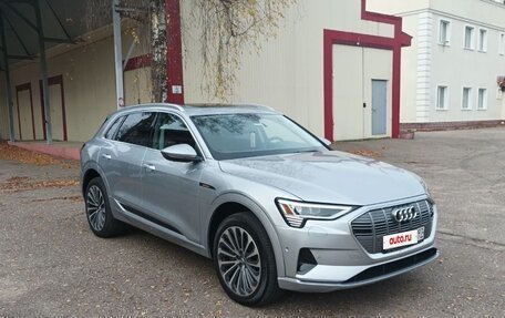 Audi e-tron I, 2019 год, 3 600 000 рублей, 2 фотография