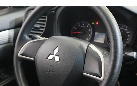Mitsubishi Outlander III рестайлинг 3, 2013 год, 1 136 000 рублей, 8 фотография