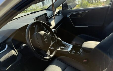 Toyota RAV4, 2020 год, 3 300 000 рублей, 3 фотография