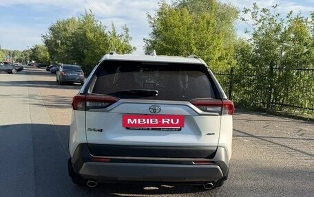 Toyota RAV4, 2020 год, 3 300 000 рублей, 4 фотография