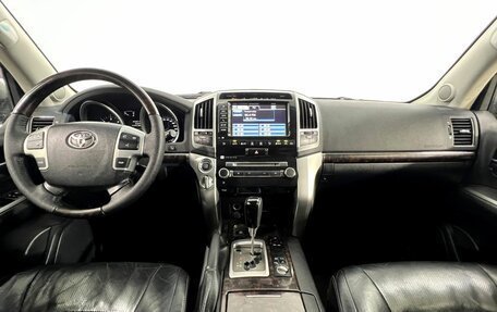 Toyota Land Cruiser 200, 2012 год, 3 150 000 рублей, 12 фотография